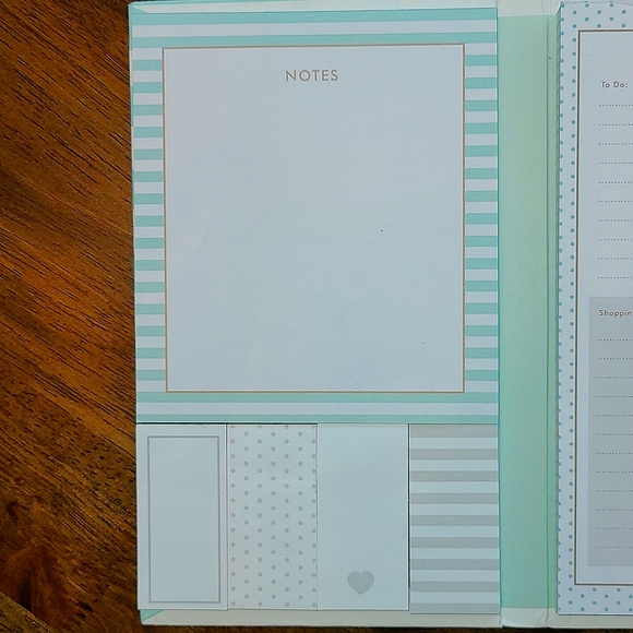 NEW Stationary Set in Case - Picture 4 of 7